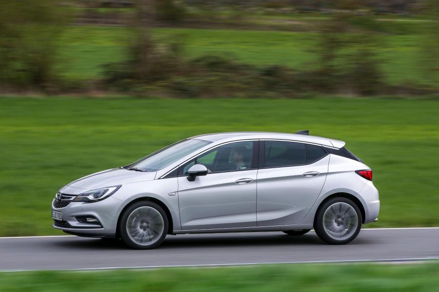  Opel Astra BiTurbo 2016 года  (фото 6 из 13)
